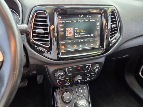 Used 2019 Jeep Compass Limited AWD/4WD image 24