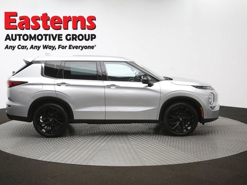 Used 2022 Mitsubishi Outlander SE FWD image 44