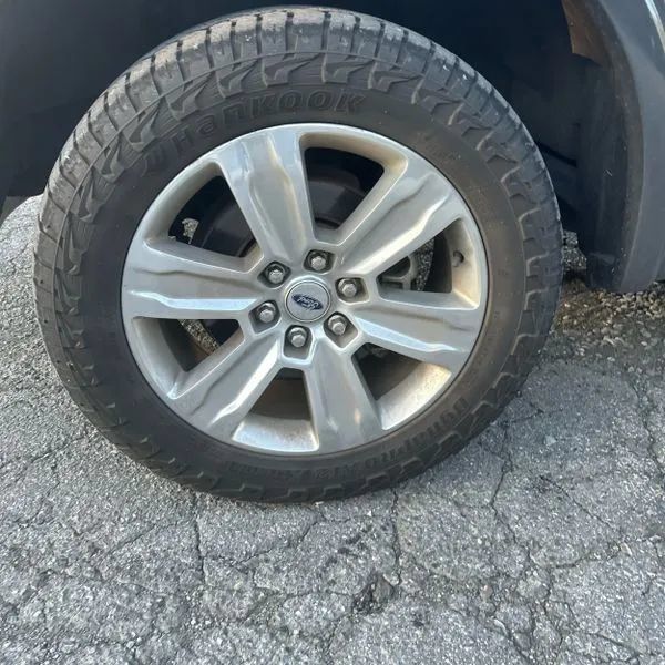 Used 2019 Ford F150 Platinum w/ Equipment Group 701A Luxury AWD/4WD image 18