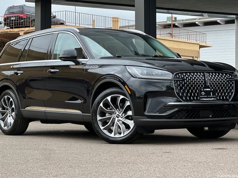 New 2025 Lincoln Aviator Reserve w/ Luxury Package image 1