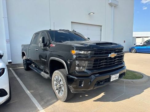 Used 2024 Chevrolet Silverado 2500 Custom w/ Custom Value Package AWD/4WD image 3