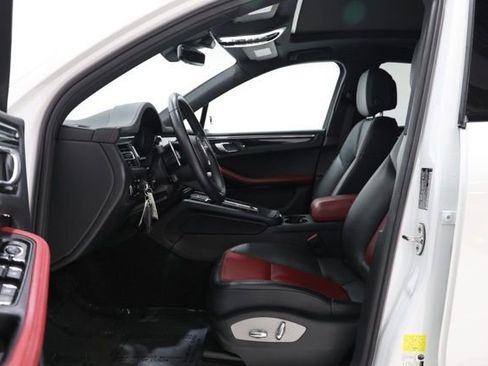 Used 2023 Porsche Macan S AWD/4WD image 17