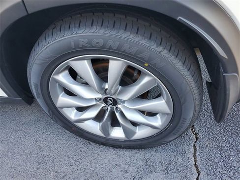 Used 2022 INFINITI QX50 Luxe image 8