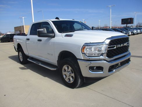 Used 2024 RAM 2500 Big Horn w/ Bed Utility Group image 9