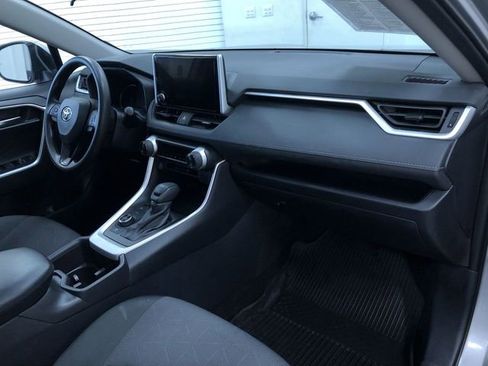 Used 2025 Toyota RAV4 XLE image 23