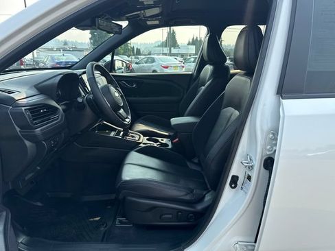 Used 2025 Subaru Forester Touring w/ Popular Package - Touring AWD/4WD image 14