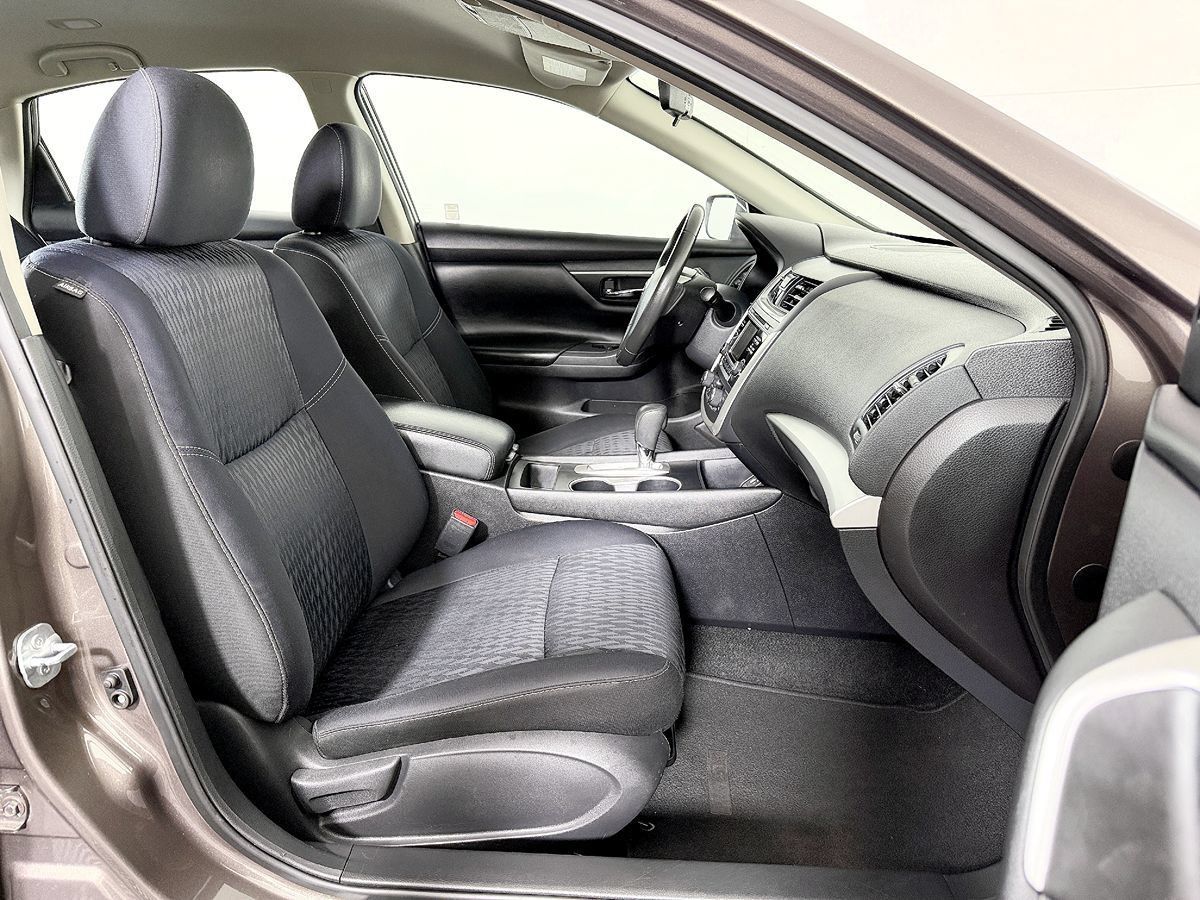 Used 2017 Nissan Altima 2.5 SV FWD image 46