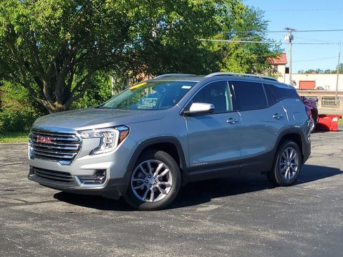 Used 2024 GMC Terrain SLT w/ LPO, Floor Liner Package AWD/4WD image 31
