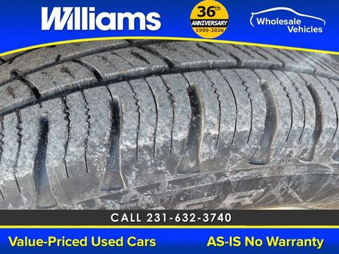 Used 2016 GMC Acadia SLT w/ Open Road Package image 31