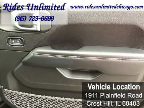 Used 2019 Jeep Wrangler Unlimited Sahara w/ Uconnect 4C Nav & Sound Group AWD/4WD image 36