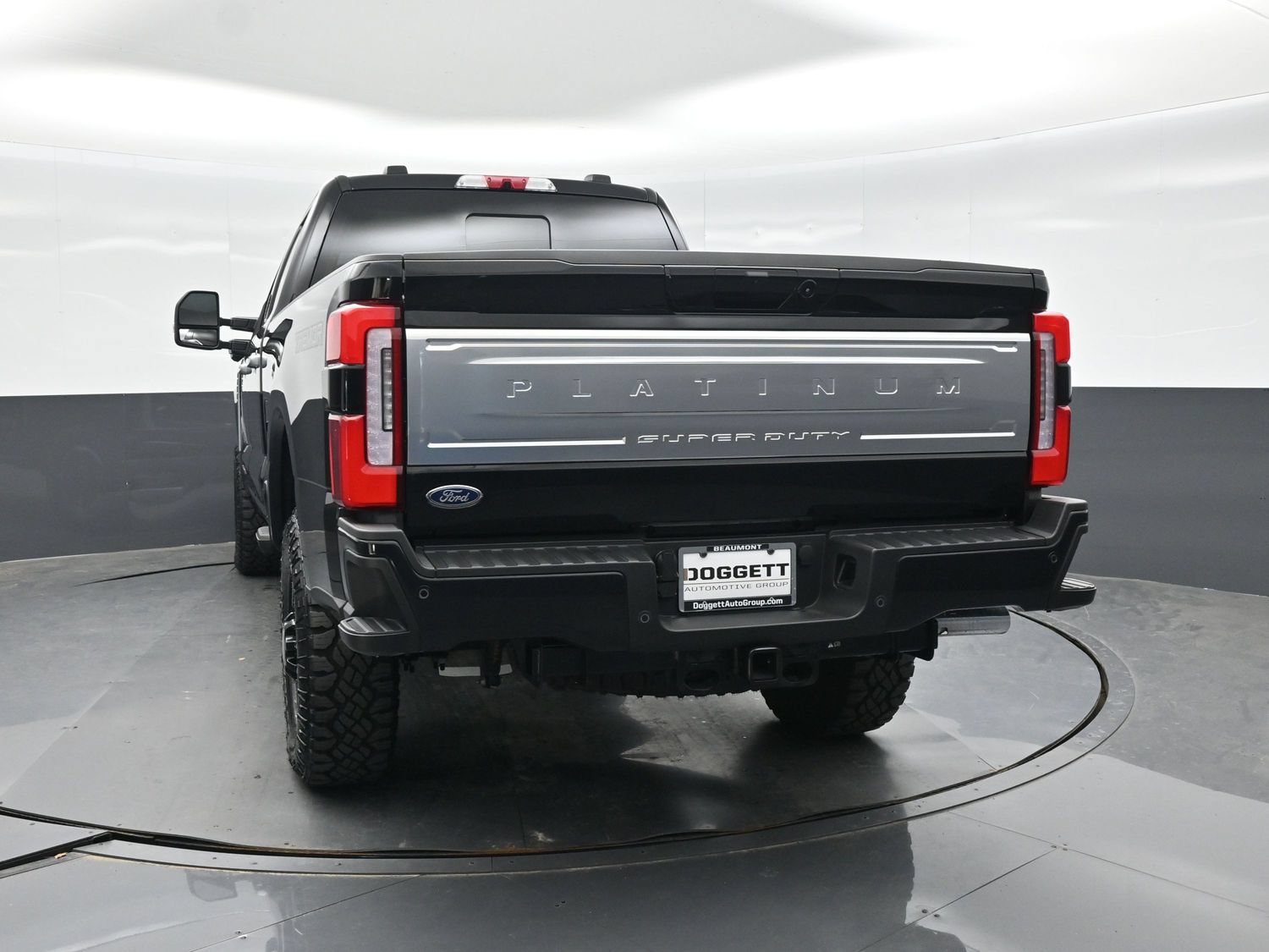 Used 2026 Ford F250 Platinum w/ Platinum Plus Package AWD/4WD image 7