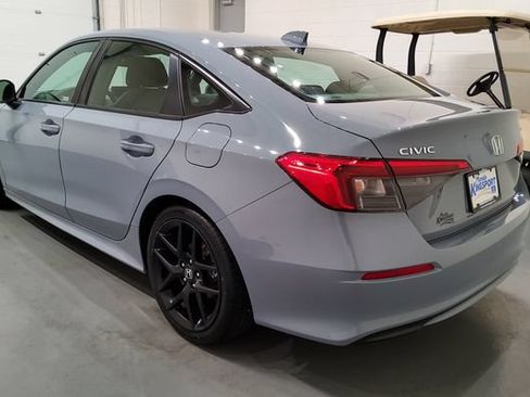 Used 2023 Honda Civic Sport image 5
