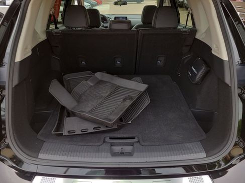 Certified 2024 Nissan Rogue SV w/ SV Premium Package FWD image 8