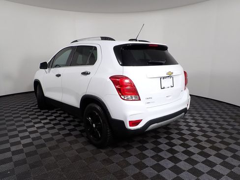 Used 2018 Chevrolet Trax LT w/ LT Convenience Package FWD image 11
