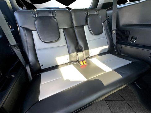 Used 2022 Ford Explorer XLT w/ Equipment Group 202A image 28