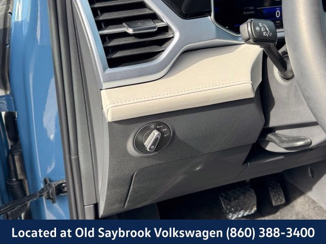 Certified 2026 Volkswagen Taos SE AWD/4WD image 37