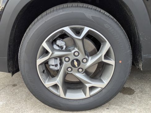 New 2025 Chevrolet Trax LT w/ Driver Confidence Package image 32