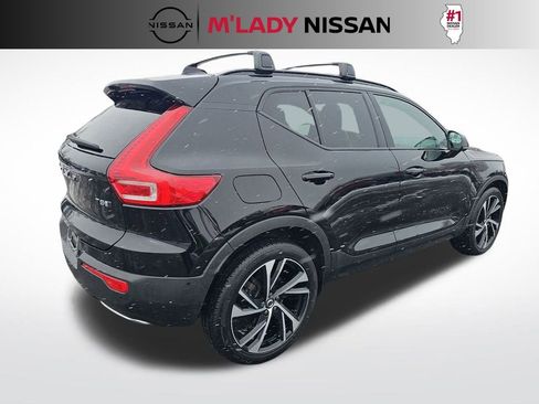 Used 2019 Volvo XC40 T5 R-Design image 6