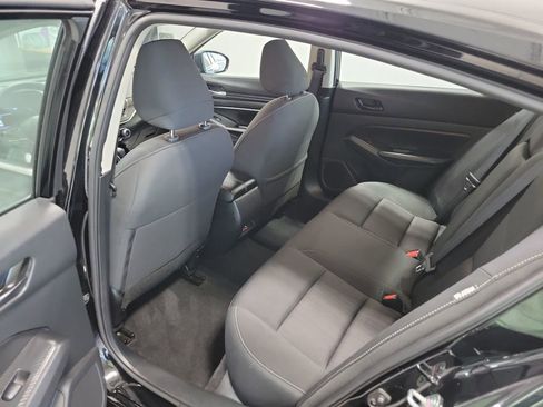 Used 2024 Nissan Altima 2.5 SV image 29