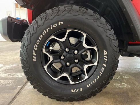 Used 2022 Jeep Wrangler Unlimited Rubicon 4xe w/ Cold Weather Group image 25