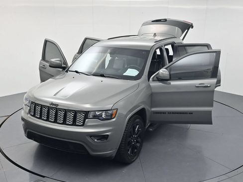 Used 2022 Jeep Grand Cherokee Laredo X AWD/4WD image 53