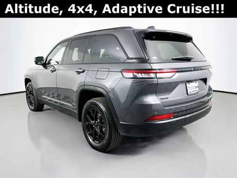 Used 2024 Jeep Grand Cherokee Altitude image 6
