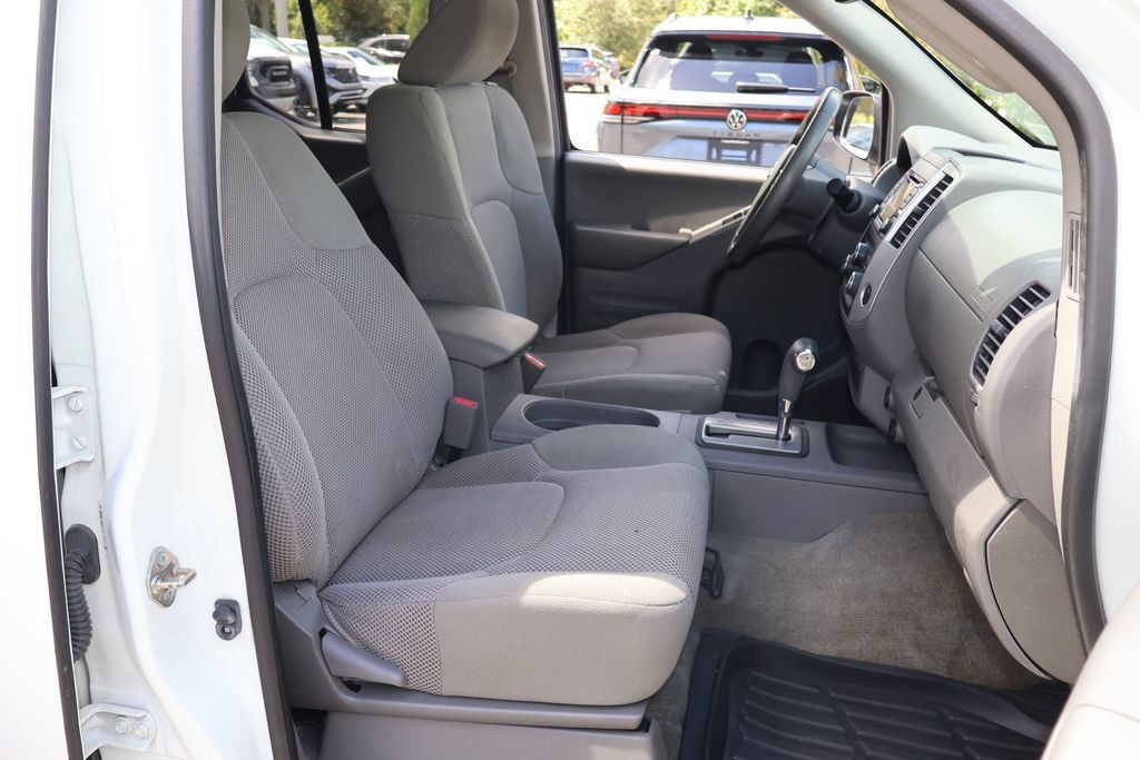 Used 2018 Nissan Frontier SV RWD image 21