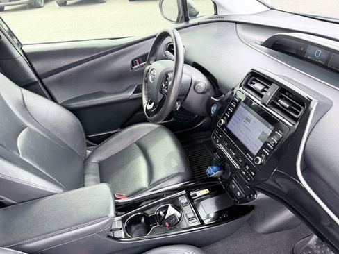 Used 2022 Toyota Prius AWD image 18