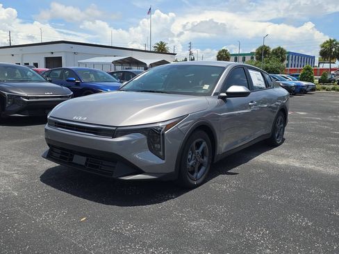 New 2026 Kia K4 FWD image 4