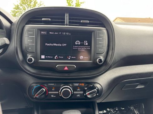 Used 2025 Kia Soul LX w/ LX Technology Package FWD image 21
