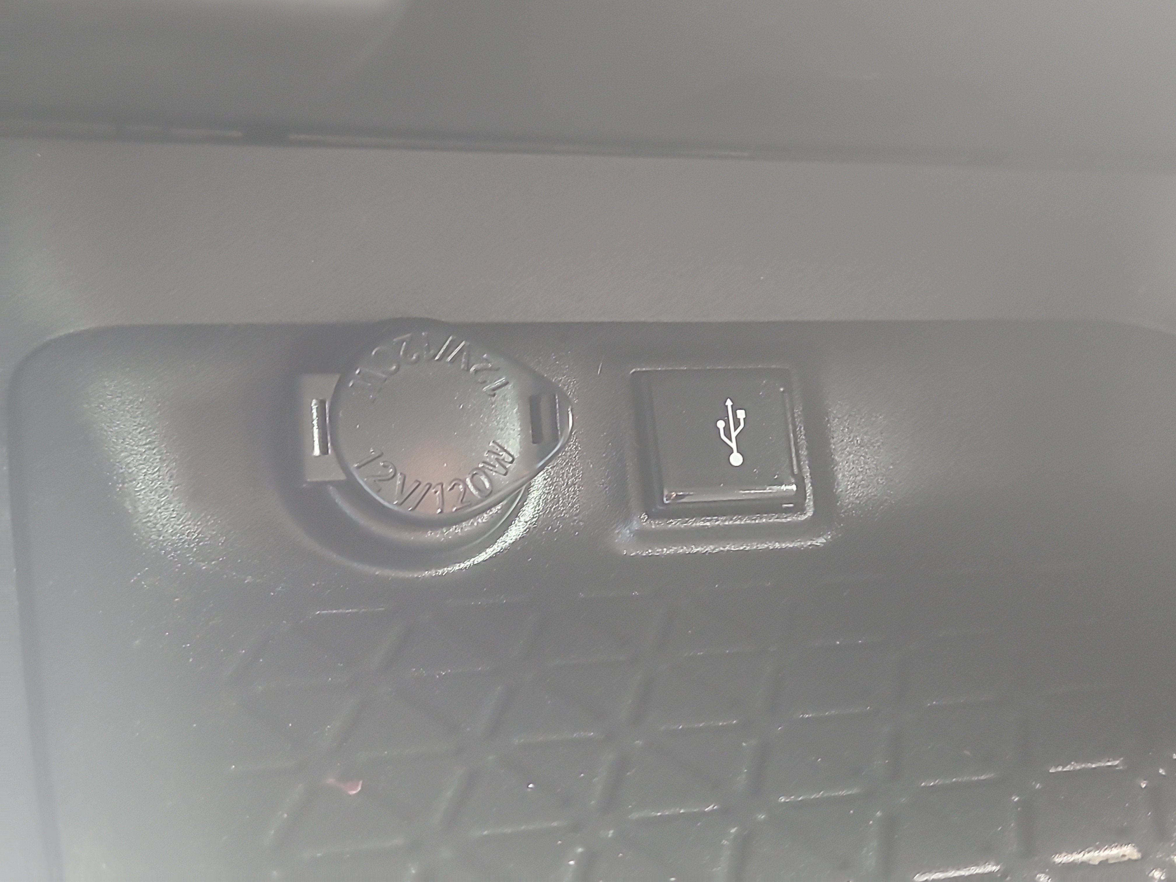 Used 2022 Toyota RAV4 XLE AWD/4WD image 26