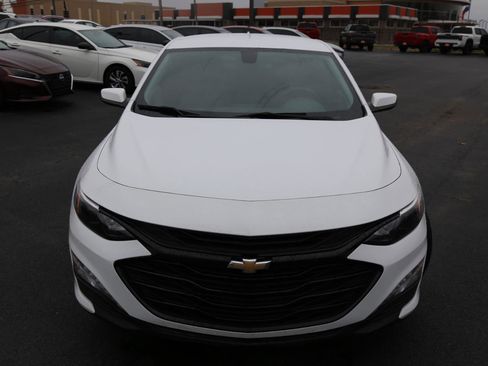 Used 2022 Chevrolet Malibu LT image 2