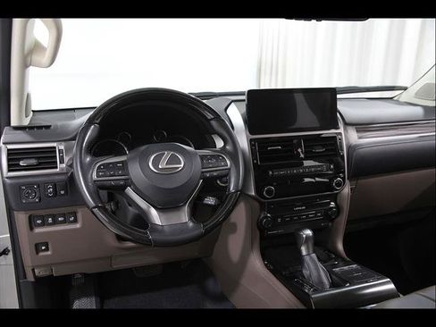 Used 2023 Lexus GX 460 Premium w/ Premium Package AWD/4WD image 6