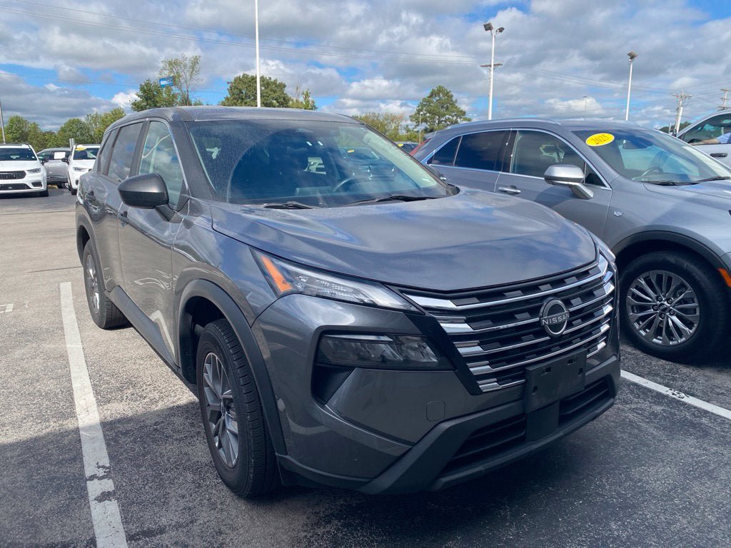 Used 2024 Nissan Rogue S AWD/4WD image 1