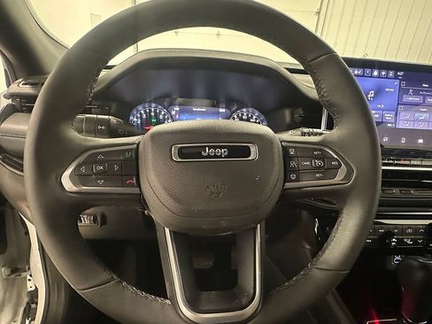Used 2026 Jeep Compass Limited AWD/4WD image 35