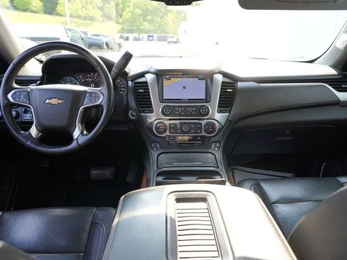 Used 2018 Chevrolet Suburban Premier AWD/4WD image 25