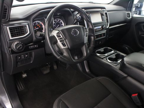 Used 2018 Nissan Titan SV w/ SV Convenience Package AWD/4WD image 15