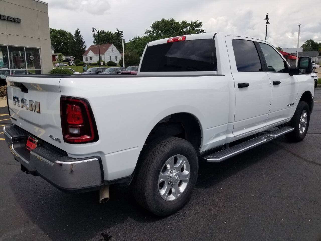 Certified 2025 RAM 2500 Big Horn AWD/4WD image 9