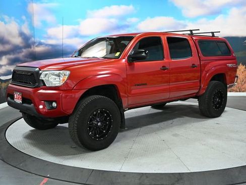 Used 2015 Toyota Tacoma 4x4 Double Cab w/ TRD Off-Road Package image 3