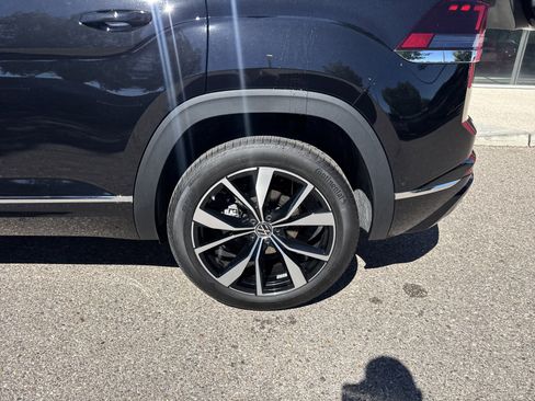 New 2026 Volkswagen Atlas Cross Sport SEL Premium R-Line AWD/4WD image 8
