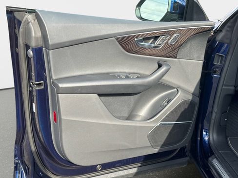 Used 2021 Audi Q8 Premium Plus w/ Premium Plus Package image 21