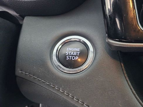 Used 2023 Toyota Highlander XLE FWD image 30