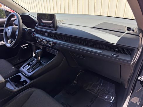 Used 2023 Honda CR-V EX image 14