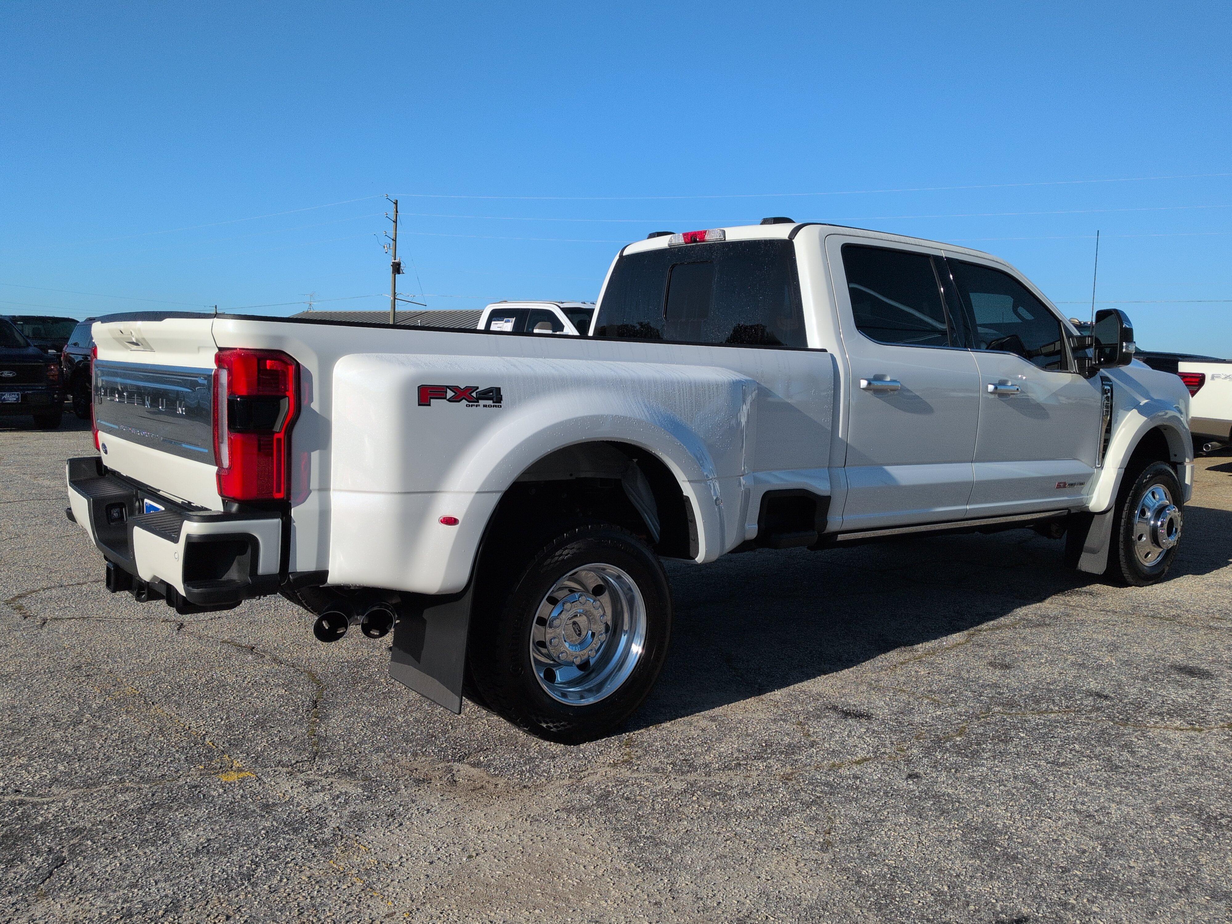 Used 2026 Ford F450 Platinum w/ Platinum Plus Package AWD/4WD image 3