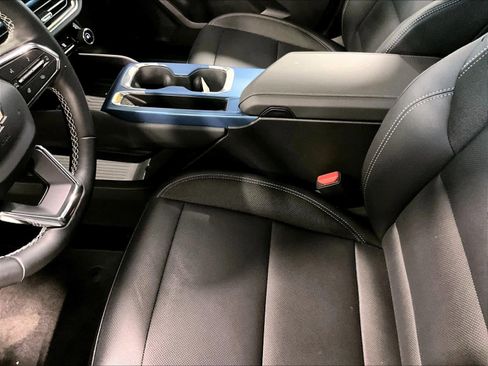 Used 2025 Chevrolet Equinox EV LT w/ Convenience Package image 20