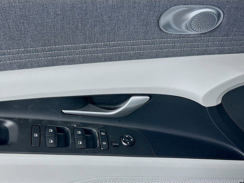 New 2026 Hyundai Elantra Limited image 19