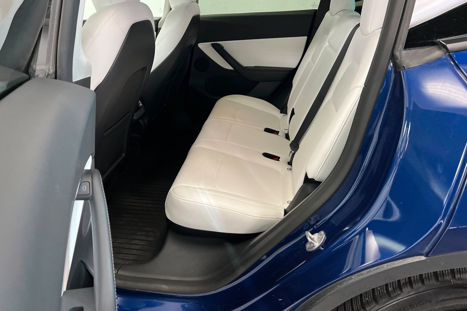 Used 2022 Tesla Model Y Performance AWD/4WD image 22