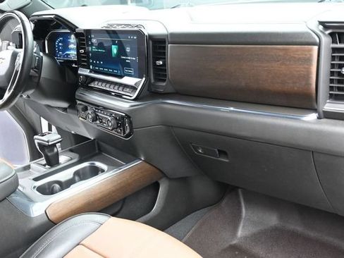 Used 2023 Chevrolet Silverado 1500 High Country w/ Technology Package AWD/4WD image 29