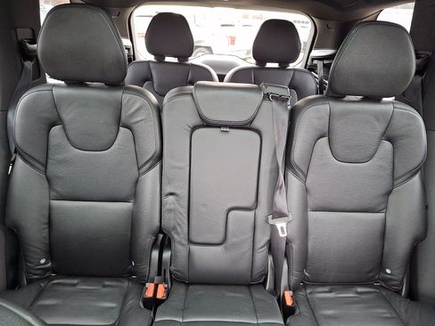 Used 2018 Volvo XC90 T6 Momentum w/ Convenience Package image 19