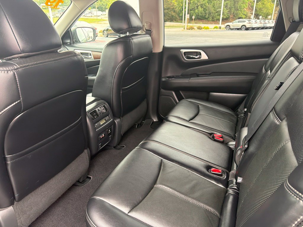 Certified 2019 Nissan Pathfinder Platinum AWD/4WD image 17